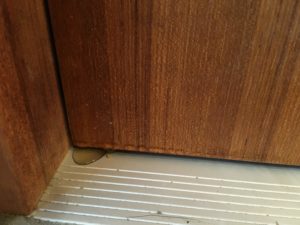 ガデリウス玄関ドア結露1